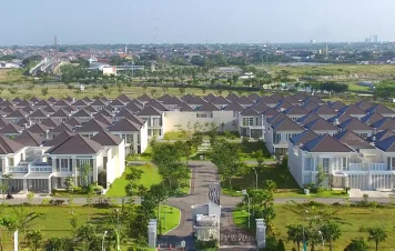 Grand Pakuwon adalah perumahan di Surabaya berkonsep township